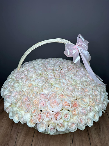 Букет из 281 розы White O'hara (Вайт Охара) в Корзине